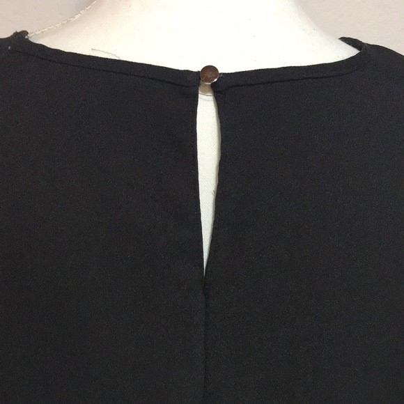 Zac & Rachel Bell Sleeve Top Sm. - Picture 5 of 7